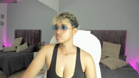 Snapshot of dominick_joness chatting on January 19, 4:36 pm Dominick online show from January 19, 4:36 pm