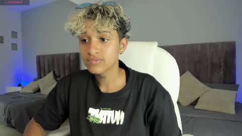 Snapshot of dominick_joness chatting on January 20, 8:07 pm Dominick online show from January 20, 8:07 pm