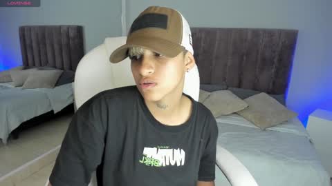 Snapshot of dominick_joness chatting on January 21, 8:21 pm Dominick online show from January 21, 8:21 pm