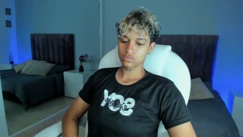 Snapshot of dominick_joness chatting on January 26, 1:25 pm Dominick online show from January 26, 1:25 pm