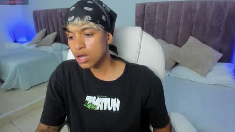 Snapshot of dominick_joness chatting on February 11, 1:20 am Dominick online show from February 11, 1:20 am