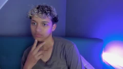 Snapshot of dominick_joness chatting on February 28, 11:23 pm Dominick online show from February 28, 11:23 pm