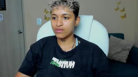 Snapshot of dominick_joness chatting on September 18, 10:12 pm Dominick online show from September 18, 10:12 pm