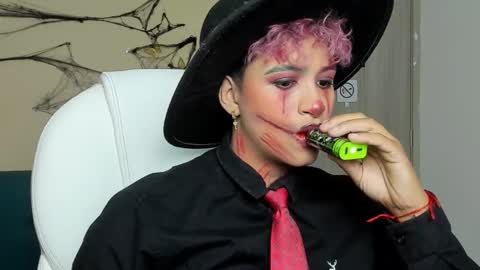 Snapshot of dominick_joness chatting on October 12, 4:22 am Dominick online show from October 12, 4:22 am