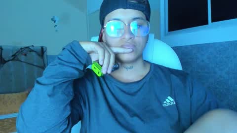 Snapshot of dominick_joness chatting on October 15, 5:07 am Dominick online show from October 15, 5:07 am