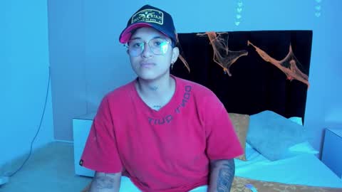 Snapshot of dominick_joness chatting on October 16, 6:47 am Dominick online show from October 16, 6:47 am