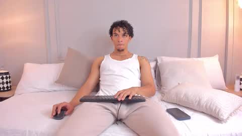 Dominick Star online show from November 2, 4:04 am