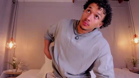 Snapshot of dominik_drake chatting on May 30, 12:24 pm Dominik Drake online show from May 30, 12:24 pm