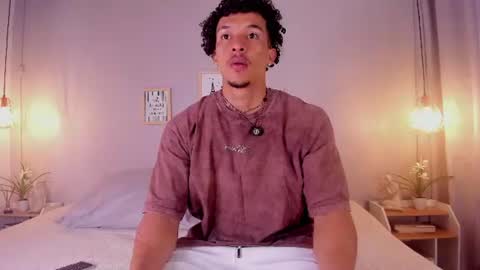 Snapshot of dominik_drake chatting on June 30, 12:06 pm Dominik Drake online show from June 30, 12:06 pm