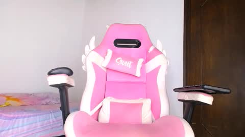   online show from November 20, 10:04 am