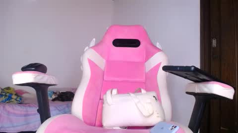   online show from February 8, 1:36 pm