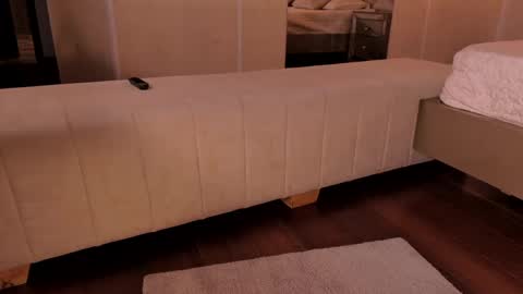 Dominique online show from May 16, 12:07 am