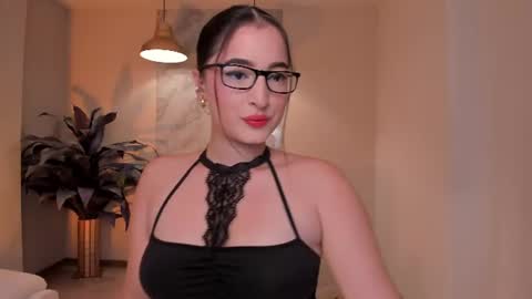 Dominique online show from July 15, 9:20 pm