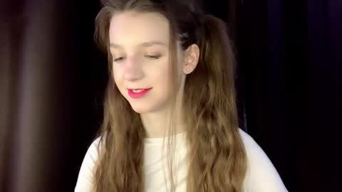 Snapshot of domitilabarrus chatting on March 1, 5:04 pm Kira online show from March 1, 5:04 pm