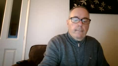 Snapshot of domjolly08 chatting on October 14, 9:37 pm David uk online show from October 14, 9:37 pm
