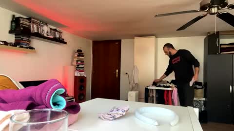 domnu_ozfutura online show from February 2, 2:02 pm