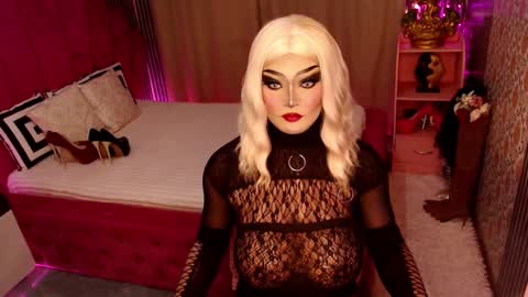 Snapshot of domtrans4sub chatting on December 25, 12:27 am online show from December 25, 12:27 am