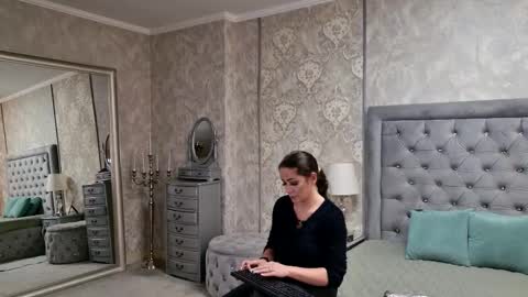 Donna online show from March 5, 6:59 pm