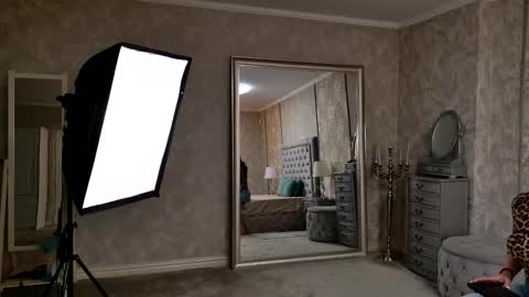 Donna online show from March 31, 5:57 pm