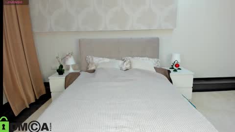 Donna On GMT2 Mon-Fri 3-9 AM online show from November 28, 12:13 am