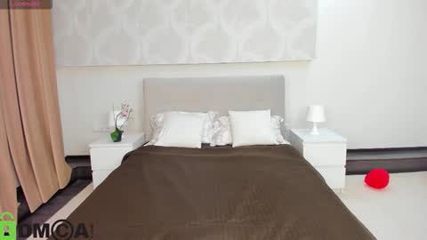 Snapshot of donnaaa_evans chatting on February 23, 11:57 pm Donna On GMT2 Mon-Fri 3-9 AM online show from February 23, 11:57 pm