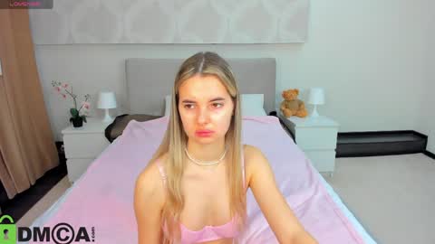 Donna On GMT2 Mon-Fri 3-9 AM online show from April 8, 12:10 am