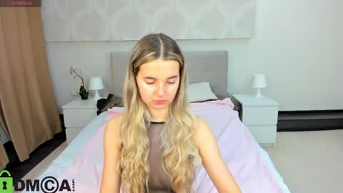 Donna On GMT2 Mon-Fri 3-9 AM online show from April 17, 11:52 pm