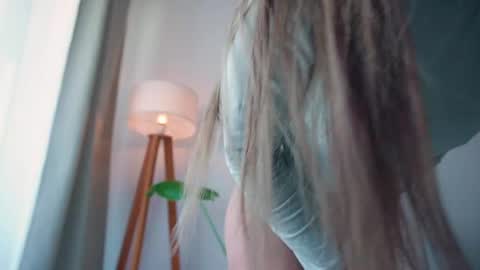 Snapshot of donnna19 chatting on May 11, 12:11 pm Donatella online show from May 11, 12:11 pm