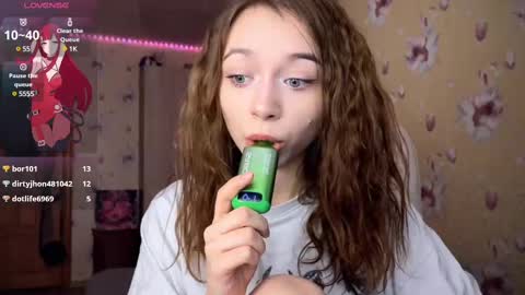 Snapshot of dontoke_ chatting on February 11, 3:29 am Nicole online show from February 11, 3:29 am