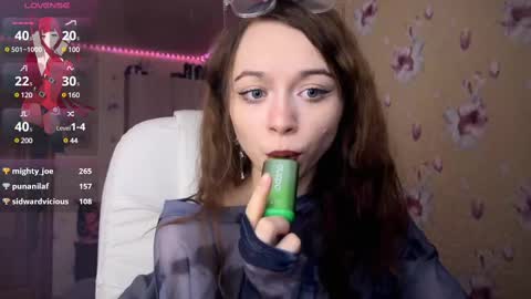 Snapshot of dontoke_ chatting on February 12, 1:06 pm Nicole online show from February 12, 1:06 pm