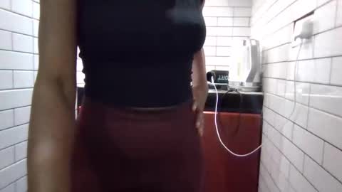 dora05191 online show from September 9, 8:30 pm