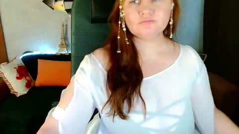 Snapshot of doraross chatting on October 23, 10:36 am Dora online show from October 23, 10:36 am