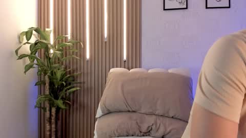 Snapshot of dorian_mystery chatting on February 3, 1:04 am dorian_mystery online show from February 3, 1:04 am