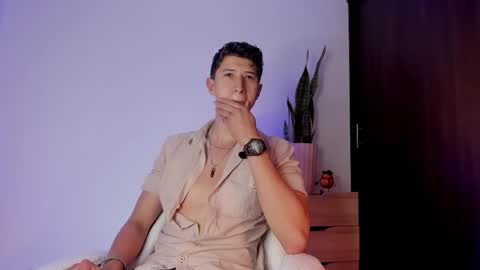 Snapshot of dorian_mystery chatting on February 9, 1:53 am dorian_mystery online show from February 9, 1:53 am