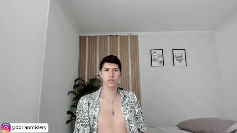 Snapshot of dorian_mystery chatting on February 24, 8:18 pm dorian_mystery online show from February 24, 8:18 pm