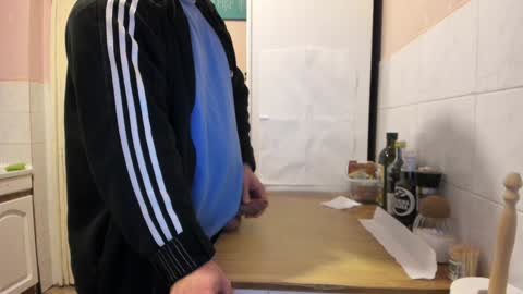 Snapshot of doriancretu95 chatting on January 16, 4:49 am menu below online show from January 16, 4:49 am