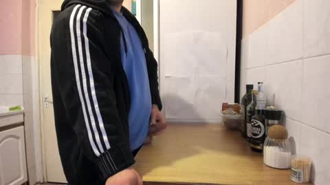 Snapshot of doriancretu95 chatting on January 16, 1:04 pm menu below online show from January 16, 1:04 pm