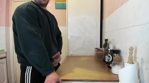 Snapshot of doriancretu95 chatting on January 20, 7:47 am menu below online show from January 20, 7:47 am