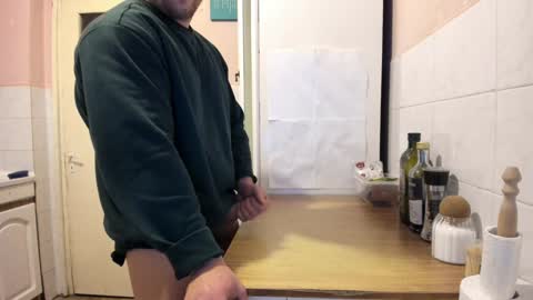 Snapshot of doriancretu95 chatting on February 8, 3:42 pm menu below online show from February 8, 3:42 pm