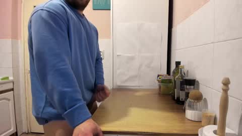 Snapshot of doriancretu95 chatting on March 4, 8:16 pm menu below online show from March 4, 8:16 pm