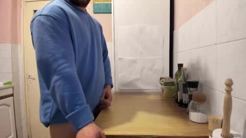 Snapshot of doriancretu95 chatting on March 6, 8:16 pm menu below online show from March 6, 8:16 pm