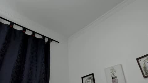 Snapshot of dorianfenix chatting on December 14, 11:09 pm Dorian Fenix online show from December 14, 11:09 pm