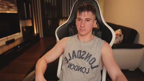 Dorian Reyes online show from December 16, 11:10 pm