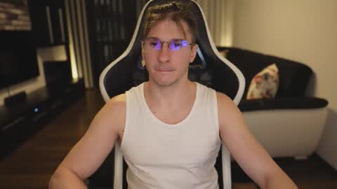 Dorian Reyes online show from January 8, 11:51 pm