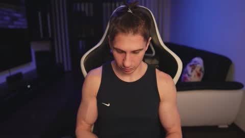 Dorian Reyes online show from March 14, 1:01 am