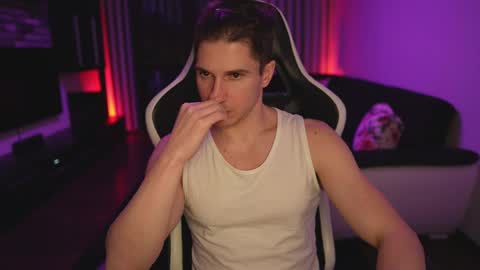 Dorian Reyes online show from March 29, 11:05 pm