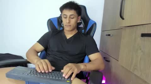 dorman_boy online show from November 25, 2:44 am