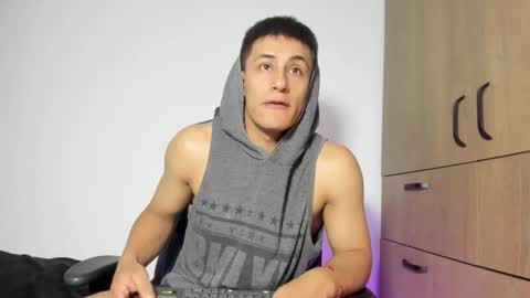 Snapshot of dorman_boy chatting on January 6, 3:21 am dorman_boy online show from January 6, 3:21 am