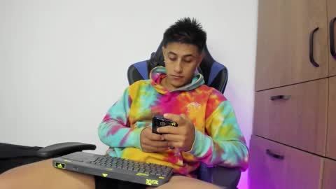 Snapshot of dorman_boy chatting on January 15, 3:55 am dorman_boy online show from January 15, 3:55 am