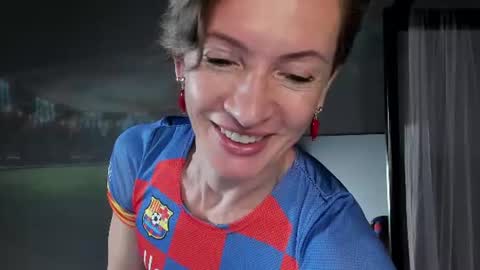 Snapshot of dorothy_meyer chatting on June 24, 5:17 am Dorothy Next stream on Monday at 3am-9am online show from June 24, 5:17 am